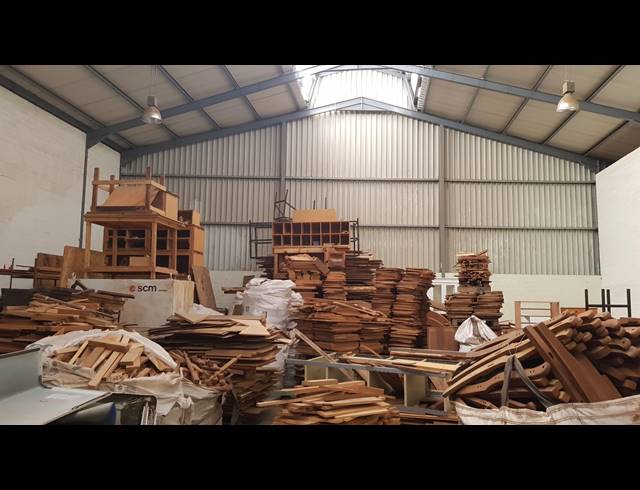 450M² FACTORY TO LET IN TRIANGLE FARM